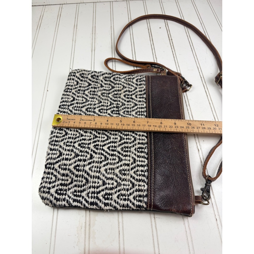 Myra Vintage Geometric Woven Upcycled Rug Leather Crossbody Shoulder Bag - Picture 8 of 10